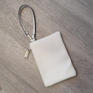 STEVE MADDEN Wristlet